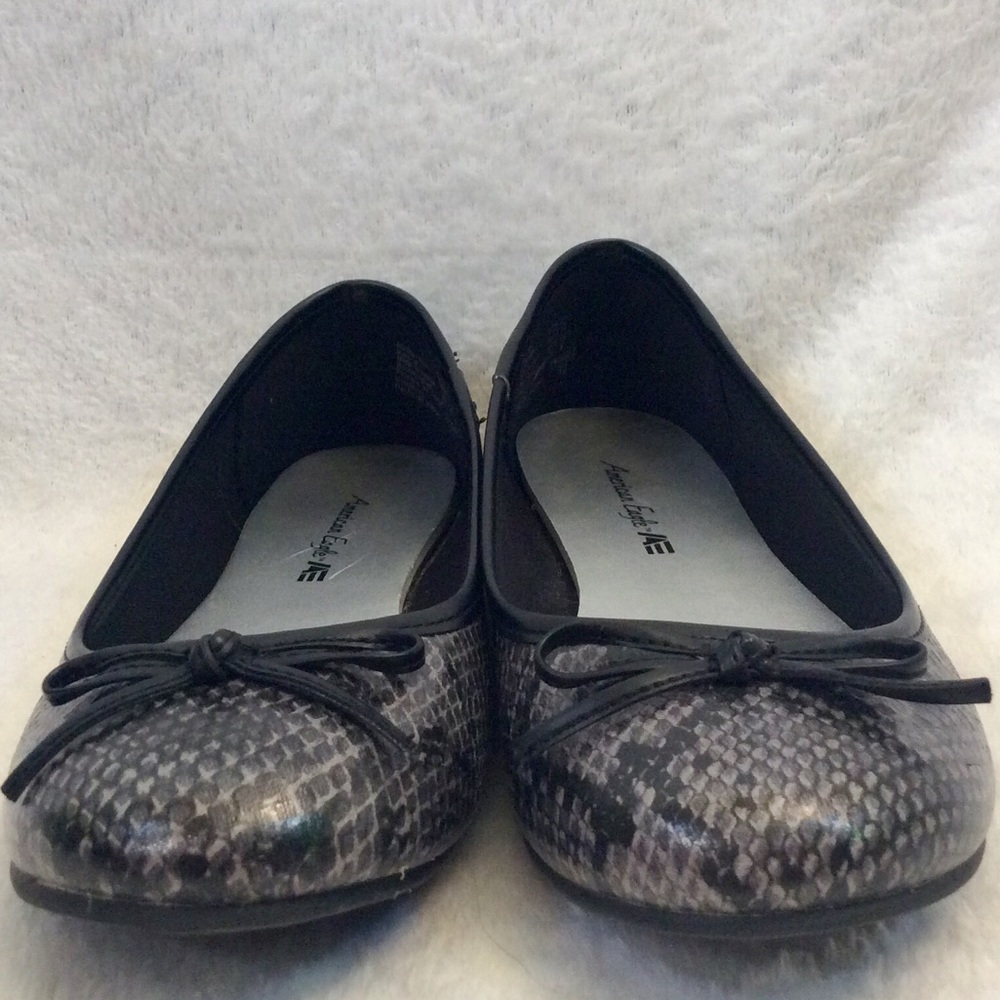 AE Snakeskin print round toe ballet flats w bow